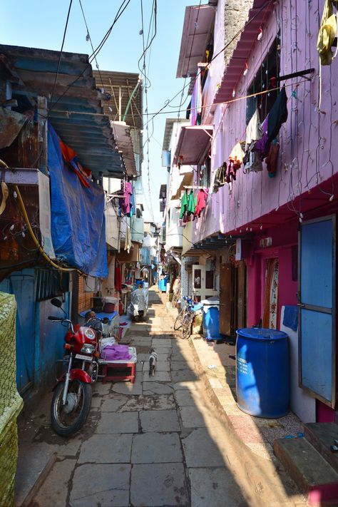India - Maharashtra - Mumbai - Dharavi Slum - 36 | Dharavi (… | Flickr Dharavi Slum Mumbai Photography, Slums Aesthetic, Indian Slums, Indian Gangster, Mumbai Slums, Dharavi Mumbai, Slum Area, Mumbai Street, Bangalore City