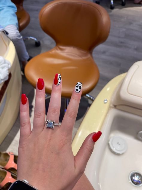 Tractor Nails Designs, Red Nails With Cow Print, Red Nails Western, Red And Cow Print Nails, Cow Christmas Nails, Red Western Nails, Country Girl Nails, Rodeo Nails, Western Nails