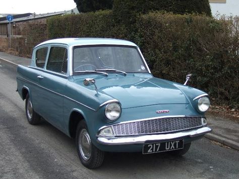 Ford Anglia 105e, The Weasleys, Carros Suv, Vintage Auto's, Ford Anglia, Classic Cars British, Bmw Classic Cars, British Motors, Lovely Car