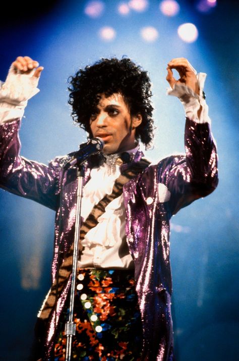 Princes Fashion, Rain Music, Prince Clothes, Prince Musician, Rip Prince, Prince Purple Rain, Purple Outfits, Roger Nelson, Prince Rogers Nelson