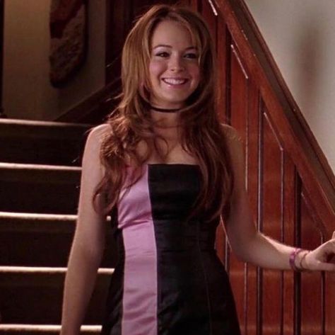 Cady Heron Outfits, Cady Mean Girl, Lindsay Lohan Hair, Mean Girls Halloween, Mean Girl 3, Mean Girls Costume, Mean Girls Party, Mean Girls Aesthetic, Mean Girls Outfits