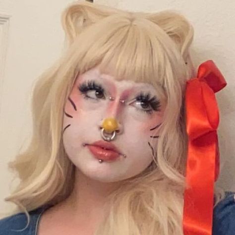 jada on Instagram: "hello kitty toten" Hello Kitty Rave Outfit, Hello Kitty Makeup Look, Cosplay Makeup Ideas, Sanrio Cosplay, Hello Kitty Cosplay, Hello Kitty Halloween Costume, Hello Kitty Goth, Hello Kitty Costume, Cute Clown Makeup