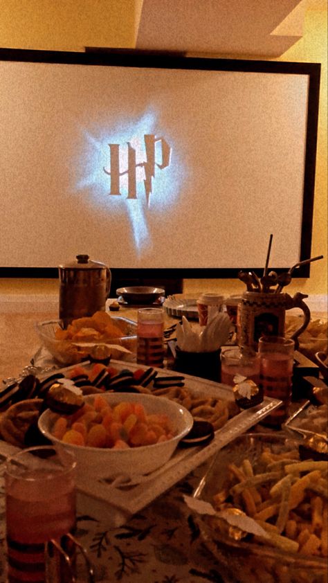 Harry Potter Sleepover Aesthetic, Harry Potter Date Night Ideas Movie Marathon, Best Movie Night Snacks, Harry Potter Movie Marathon Aesthetic, Movie Night Asthetics, Harry Potter Theme Movie Night, Harry Potter Marathon Aesthetic, Harry Potter Movie Party, Harry Potter Movie Snacks