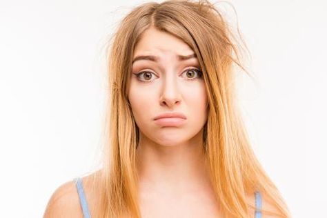 how to deal with thinning hair, breakage, split ends and dryness What Causes Dandruff, Hair Breakage Remedies, Thining Hair, Stop Hair Breakage, Brassy Hair, Hair Dryness, Dry Brittle Hair, Weak Hair, Hair Due