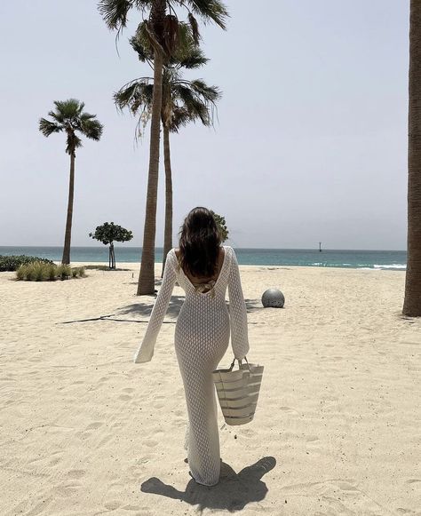 beach summer swimming coverup strawbag cover up dress 2023 summer Summer Fits Aesthetic, Vacay Fits, Sommer Strand Outfit, Italian Summer Outfits, Dubai Aesthetic, European Summer Outfits, Fits Aesthetic, Vacation Pictures, Modieuze Outfits