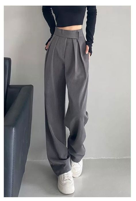 Wide Leg Suit Pants, 00s Mode, Elegante Casual, Classic Pants, Mode Kpop, Classic Suit, Pants Casual, Suit Pants, Looks Chic