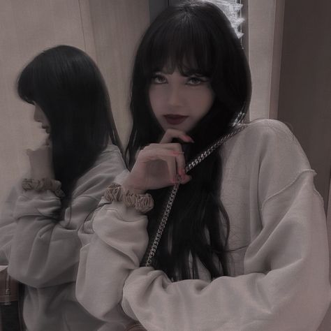 blackpink bp black pink lisa goth alt dark aesthetic pfp icon emo icons punk gg girlgroup kpop Pink Goth, Emo Aesthetic, Hello Kitty Aesthetic, Cute Emo, Lisa Bp, Black Pins, Lisa Blackpink Wallpaper, Black Pink Instagram, Lisa Blackpink