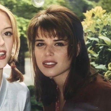 Sidney Scream, Rentry Img, Scream Actors, Sidney Prescott, Scream 1, Scream Franchise, Neve Campbell, Perfect Movie, Scream Movie