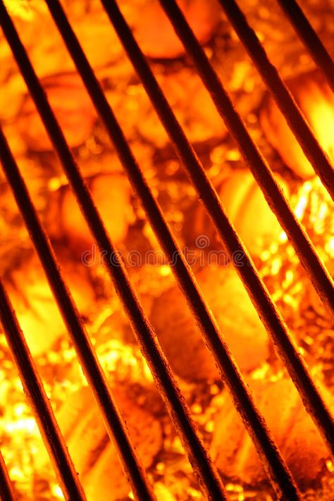 Grilling Tips, Grill Background, Barbecue Outdoor, Hot Coals, Grilling Ideas, Star Logo Design, Authentic Life, Backyard Cookout, Cookout Food