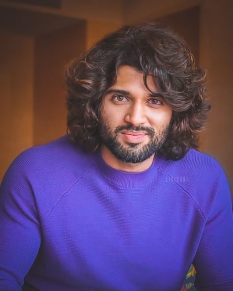 Vijay Deverkonda, Arjun Reddy, Men Fashion Photoshoot, Boys Pic, Vijay Deverakonda, Beard Styles Short, Robert Downey Jr Iron Man, Gents Hair Style, Handsome Celebrities