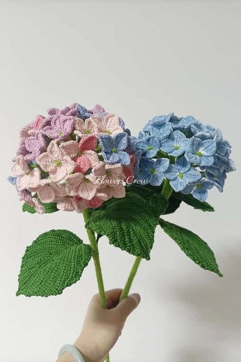 Hydrangea macrophylla flowers for home table decor: crochet pretty flowers for home Cupid Craft, Crochet Wedding Gift, Crochet Flowers Easy, Crochet Bouquet, Crochet Disney, Crochet Blanket Designs, Crochet Business, Crochet Design Pattern, Crochet Plant