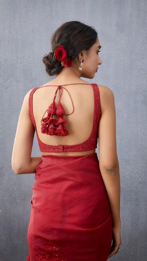 Red Blouse Design, Sleeveless Blouse Designs, Latest Model Blouse Designs, Fashionable Saree Blouse Designs, New Saree Blouse Designs, Dresses Traditional, Traditional Blouse Designs, Backless Blouse Designs, Blouse Design Images