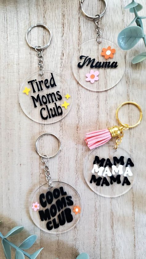 Sell With Cricut, Mother's Day Keychain Ideas, Keychain Ideas Diy Crafts, Mother’s Day Keychains, Clear Acrylic Crafts, New Mom Cricut Gifts, Mom Acrylic Keychains, Mom Design Art, Cricut Projects For Mom