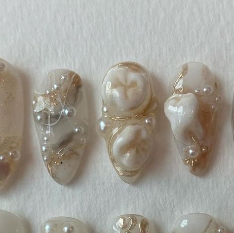 press on nails • nail design art on Instagram: "custom set ; tooth shell fairies   tooth ib: @allhailthynail" Thread Shell Nails, Teeth Nail Art, Tooth Nail Art, Tooth Nails, Pearl Nail Designs, Pearls Nails, Teeth Nails, Shell Nail Art, Nail Design Art