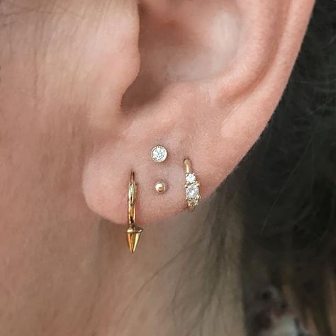 Double Lobe Piercing, Piercings Bonitos, Constellation Piercings, Ear Peircings, Ear Lobe Piercings, Ear Piercings Tragus, Cool Ear Piercings, Pretty Ear Piercings, Double Piercing