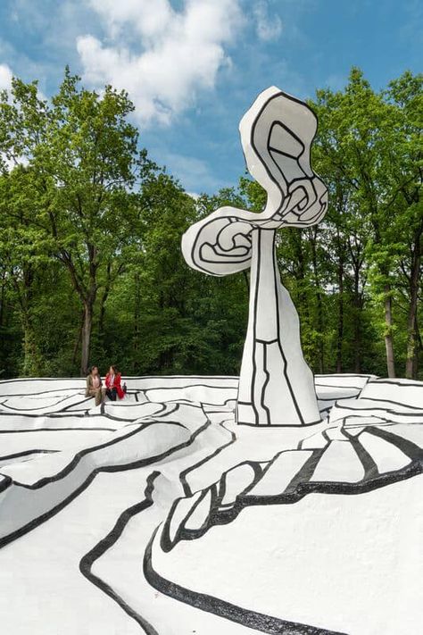 jean dubuffet jardin demail kroller muller Sculpture Park Landscape, Public Art Sculpture, Street Sculpture, City Sculpture, Park Sculpture, Urban Sculpture, Urban Art Installation, En Plein Air Painting, Landscape Sculpture