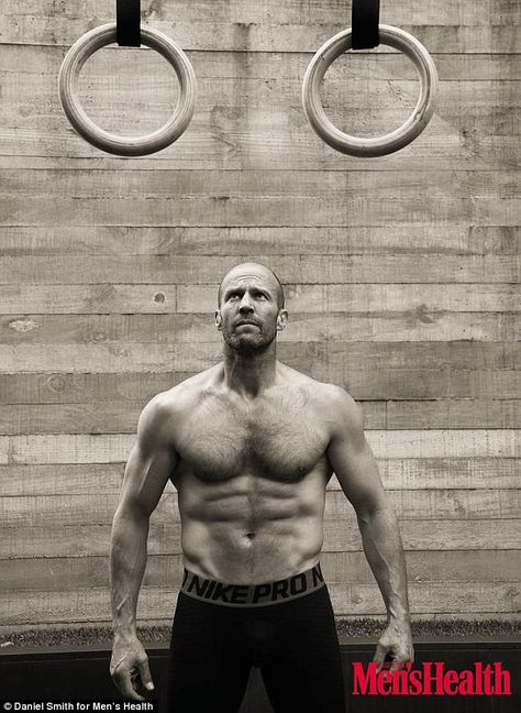 Ripped! Jason Statham simply stuns in a new photo shoot for Men's Health Australia, showing off her ripped physique while detailing his training regime Jason Statham, Jason Statham Body, Jason Stathman, جيسون ستاثام, Jason Stratham, Guy Ritchie, 남자 몸, Bald Men, Men's Health