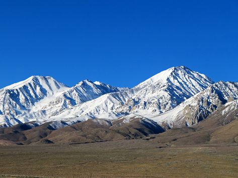 Sierra Nevada Mountain Range in California Nature, Sierra Nevada California, Nevada National Parks, Mountain Range Tattoo, Nevada Mountains, Sierra Nevada Mountains, California Landscape, Promised Land, Home Of The Brave