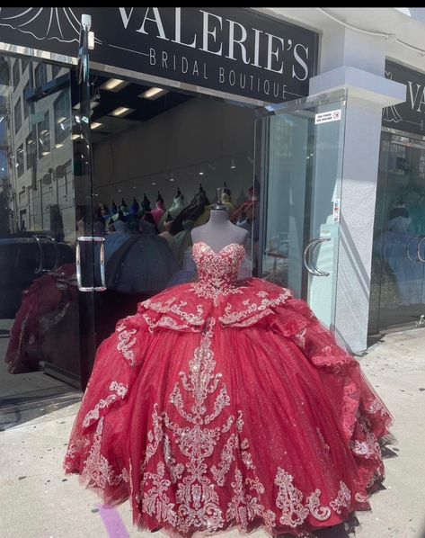 Red Quinceanera Dresses Mexican, Quinceanera Dresses Maroon, Red And Gold Quinceanera Dresses, Red Quince Dress, Red Quince Dresses, Charro Quince Dresses, Lavender 15, Red Quinceanera Ideas, Quinceanera Dresses Red