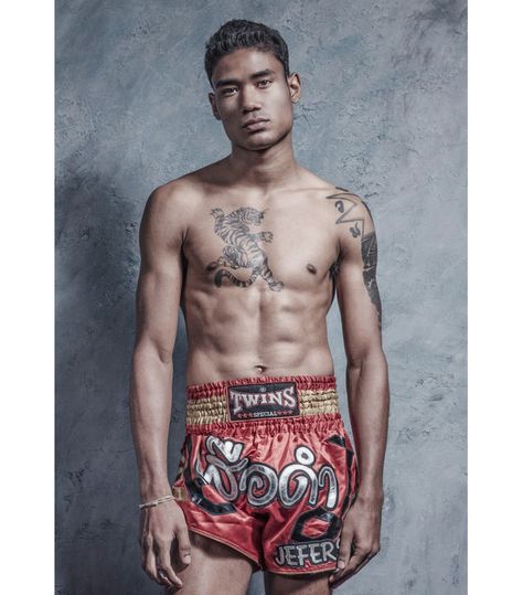 PHOTOS: The Men of Muay Thai Boxing | Advocate.com Troy Schooneman, Thai Boxer, Male Pose Reference, Thai Boxing, Thai Art, Youth Sports, Boy Poses, Male Poses, Male Physique