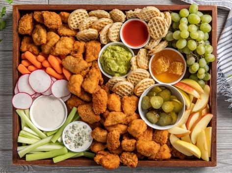 Nugget Charcuterie Board, Chicken Nugget Charcuterie Board, Kids Chicken Nuggets, Party Chicken, Party Food Bar, Delicious Dips Recipes, Breaded Chicken Breast, Charcuterie Inspiration, Chicken Nugget