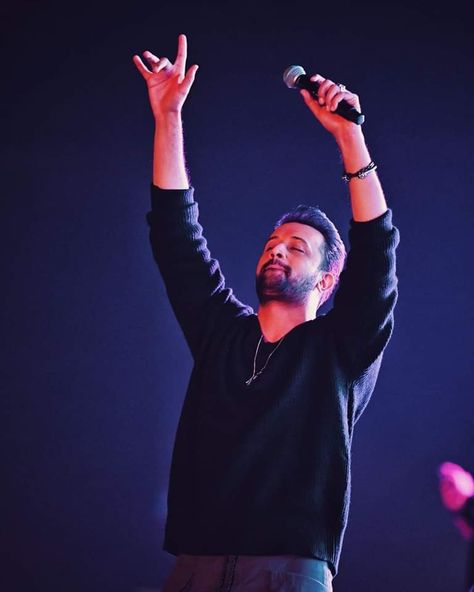 Funny Quotes, Music, Atif Aslam, Bollywood Music, Phone Wallpaper For Men, Me Quotes Funny, Photo Poses, Singing, Talk Show