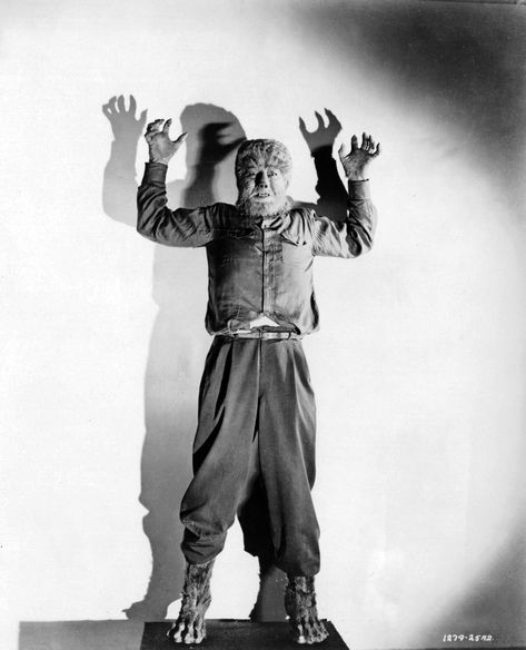 The Wolf Man (1941) The Wolf Man 1941, Wolf Man 1941, The Wolf Man, 1940s Movies, Lon Chaney Jr, Wolf Man, Lon Chaney, Film Lovers, Horror Monsters