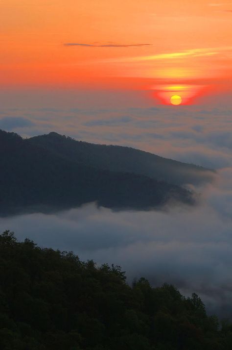 Natural Images, National Park Art, Classic Sailing, American Landscape, Green Hills, Shenandoah National Park, The Rising Sun, Scenic Photography, Smokey Mountains