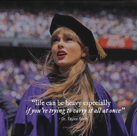 Taylor Swift Nyu Graduation, Taylor Swift Nyu, Swiftie Quotes, Qoutes For Girls, Nyu Graduation, Sit Still Look Pretty, Grad Cap Designs, Taylor Swift Cute, Taylor Swift Fearless