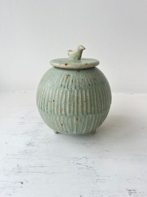 Danish ceramic jar container with lid. Handcrafted footed pottery jar decorated with carvings and a bird on lid. Perfect for jam or sugar. - Etsy 日本 Bathroom Containers, Ceramic Lidded Containers, Ceramic Lidded Vessels, Ceramic Modeling, Danish Background, Lidded Jars Pottery, Lidded Vessel, Clay Jars, Bathroom Jars
