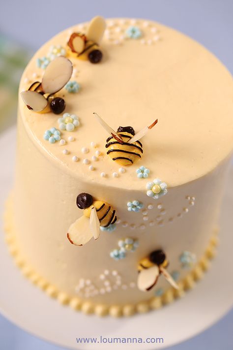 On this beautiful "Tasty Tuesday" let's say goodbye to summer with a sweet Honey Bee Buttercream Cake.  It is just 1 of over 600 of my photos in the book entitled "Sensational Buttercream Decorating" by Carey Madden.  Here is a link: http://www.amazon.com/Sensational-Buttercream-Decorating-Projects-Mini-Cakes/dp/0778804771/ref=sr_1_2?ie=UTF8&qid=1402949955&sr=8-2&keywords=buttercream+decorating+books Bee Cakes, Simple Cake Designs, Creative Birthday Cakes, Cute Baking, Pretty Dessert, Simple Birthday Cake, حلويات صحية, Cake Decorating Designs, Pretty Birthday Cakes