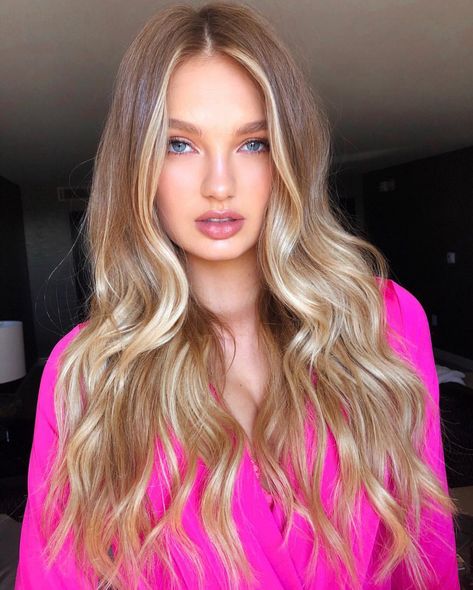 Romee Strijd Victoria Secret Hair, Easy To Do Hairstyles, Straight Ponytail, Spring Hair Color, Romee Strijd, Blonde Hair Looks, Elsa Hosk, Spring Hairstyles, New Hair Colors