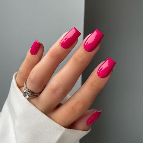 Pinky Red Nails, Pinkish Red Nails, Deep Pink Nails, Fingernails Designs, Nails Teal, Minimalist Autumn, Bold Nails, Autumn Dark, Season Nails