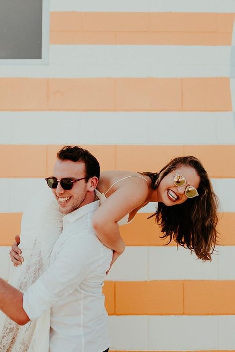 Couples Travel Photography, Funny Couple Photography, Funny Engagement Photos, Honeymoon Photography, Honeymoon Pictures, Honeymoon Photos, Wedding Photoshoot Poses, Funny Wedding Photos, Couple Photoshoot Poses