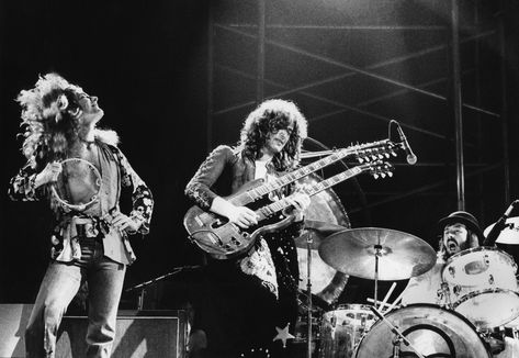 Jimmy Turns The Page – Cuepoint – Medium Jimmy Page, Robert Plant Led Zeppelin, Led Zepplin, John Bonham, Greatest Rock Bands, Led Zep, Musica Rock, Custard Pie, I'm With The Band