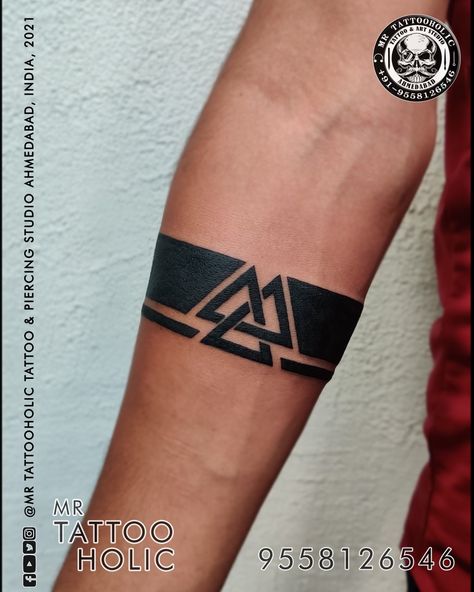Arm Belt Tattoo For Men, Tattoo Patterns For Men, Band Tattoo Ideas, Band Tattoo Design, Black Band Tattoo, Arm Band Tattoo For Women, Cover-up Tattoo, Triangle Tattoo Design, Bull Skull Tattoos