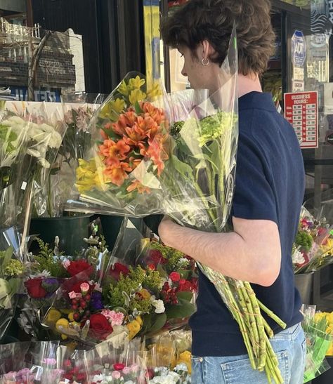 Guys With Flowers Aesthetic, Guy Buying Flowers, Flowers Pfp Aesthetic, Guy Holding Flowers Aesthetic, Guy With Flowers Aesthetic, Florist Aesthetic Male, Bf With Flowers, Man Holding Flowers Aesthetic, Man With Flowers Aesthetic