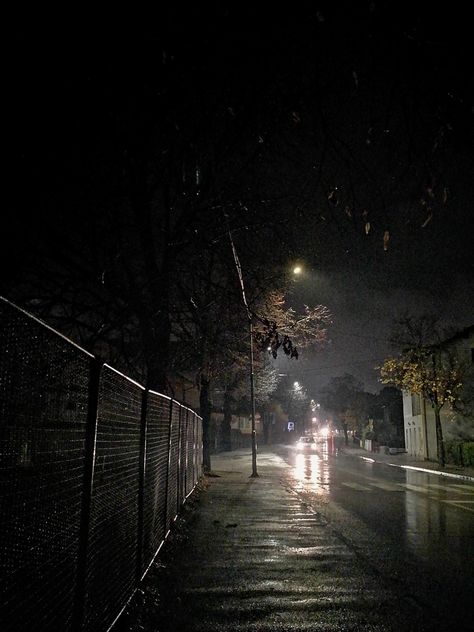 Autumn night rain idk Rainy Street Night Aesthetic, Small Town At Night Aesthetic, Walking In The Rain At Night, Raining Street Night, Down Town Pictures, Small Town Dark Aesthetic, Wet Street Aesthetic, Rainy Small Town Aesthetic, Street Night Pics