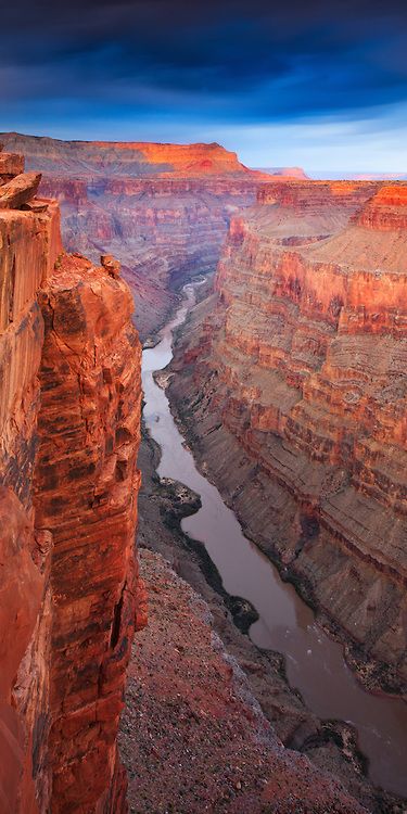 3,000 feet above the Colorado River at Toroweap. In the Tuweep District of Grand Canyon National Park. Grand Canyon National Park, Matka Natura, Fairy Queen, Colorado River, The Grand Canyon, Zion National Park, Incredible Places, Fantasy Landscape, Landscape Photos