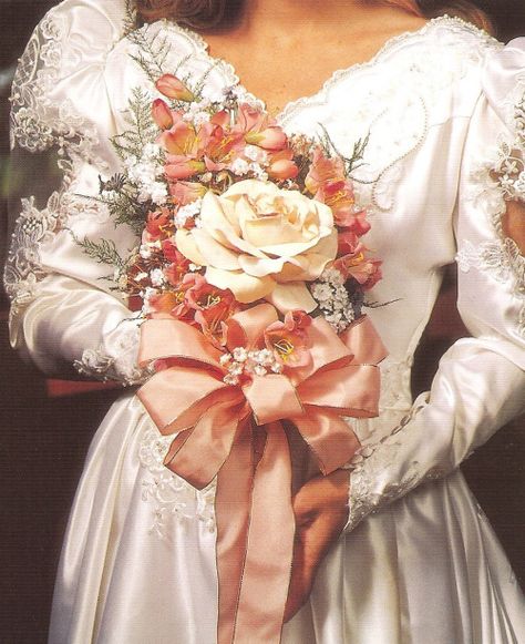 Wedding Dresses 80s, Eighties Fashion, Wedding Tumblr, 1980s Wedding, 80s Wedding, Spring Wedding Bouquets, Silk Bridal Bouquet, 80s Costume, Red Bouquet Wedding