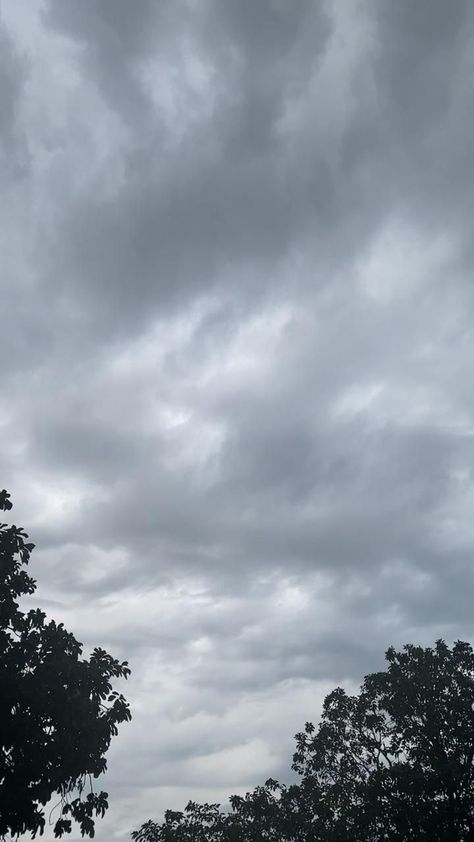 #cloudy #cloudysky #rain Raining Instagram Story Video, Rain Fake Story Instagram, Fake Rain Snap Morning, Rainy Clouds Video, Cloudy Rainy Weather Aesthetic, Rainy Weather Snapchat Stories, Rain Story Instagram Night, Fake Rain Story, Rain Fake Story