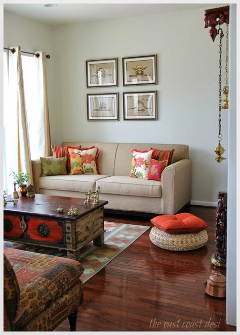 This is exactly how my drawing room will look like. Exactly like this!! Living Room Decor Indian Style, Indian Style Living Room, Interior Design Country, Indian Interior Design, Living Room Decor Indian, Indian Living Room, Furnitur Ruang Keluarga, Indian Home Design, Indian Living Rooms