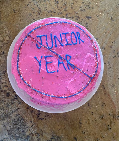 #cake #aesthetic #junior End Of School Aesthetic, Junior Year Aesthetic, Junior Year High School Aesthetic, Cute Cake Ideas, Junior Year High School, Senior Year Things, Senior 2025, Aesthetic Studying, Year Aesthetic