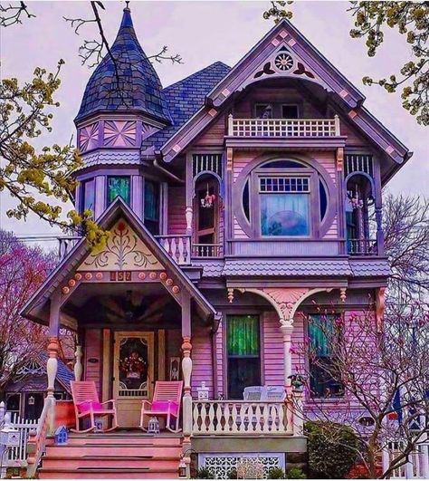 Witchy, bohemian, home. Victorian Architecture, Fantasy House, Helsingor, Victorian Homes Exterior, Anime Vampire, Old Victorian Homes, Victorian Style Homes, Cute House, Pink Houses