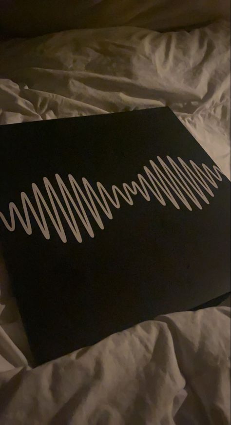 #music #arcticmonkeys #aesthetic #tumblr #alexturner #vintage #vintageaesthetic Výtvarné Reference, Monkey Art, Music Painting, Simple Canvas Paintings, Easy Canvas Art, Cute Canvas Paintings, Art Tools Drawing, Canvas Painting Designs, Cute Paintings