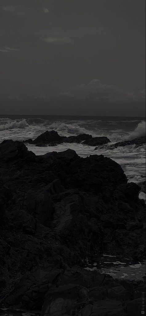 Black Ocean Aesthetic Wallpaper, Dark Feeds Aesthetic Wallpaper, Dark Phone Aesthetic, Black Aesthetic Phone Wallpaper, Dark Vibes Aesthetic Wallpaper, Black Wallpaper Aesthetic Vintage, Dark Wallpapers Aesthetic Vintage, Dark Aesthetic Wallpaper Iphone, Black Aura