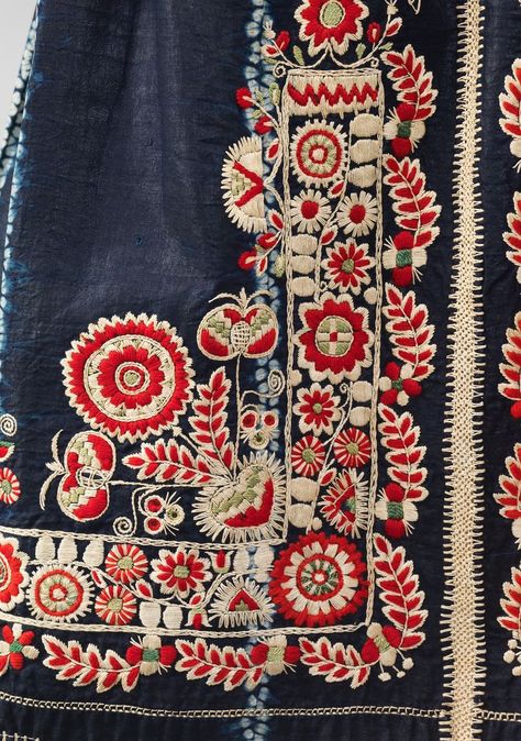 Motifs Textiles, Folk Design, Redwork Embroidery, 자수 디자인, Folk Embroidery, Art Textile, Cotton Wool, Embroidery Inspiration, Sashiko