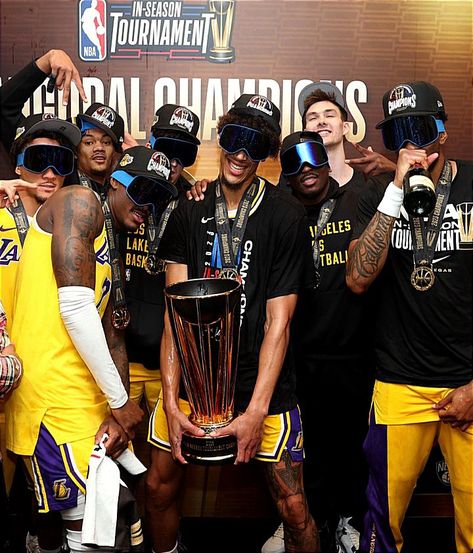 American Football, Los Angeles Lakers, Lebron James, Basketball, Los Angeles, Lakers Win, Nba Pictures, Nba Champions, Nba Basketball