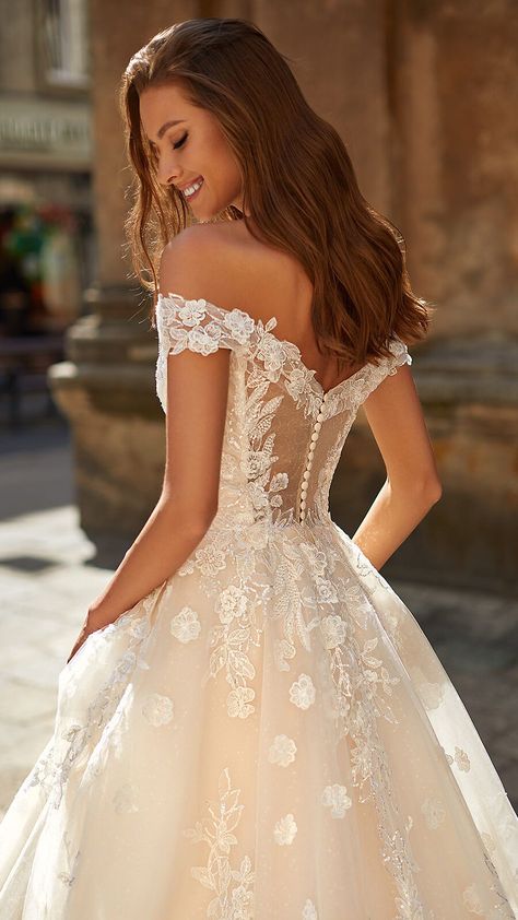 Romantic Wedding Dress Off The Shoulder, Romantic Floral Wedding Dress, Moonlight Couture, Fairytale Gown, Happy Dresses, Princess Bridal Gown, Pretty Wedding Dresses, Couture Wedding Gowns, Cute Wedding Dress