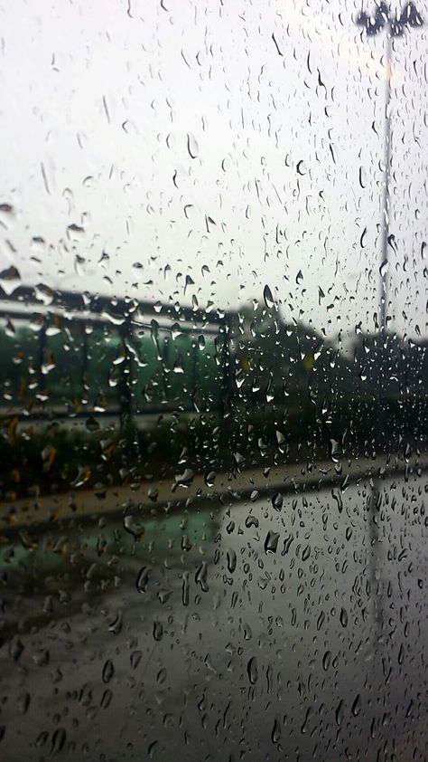 Nature, Rainy Bus Window, Bus Window Aesthetic, Playlist Pictures, Wallpaper Rain, Bus Window, Droplets Of Water, Rain Window, Water Wallpaper